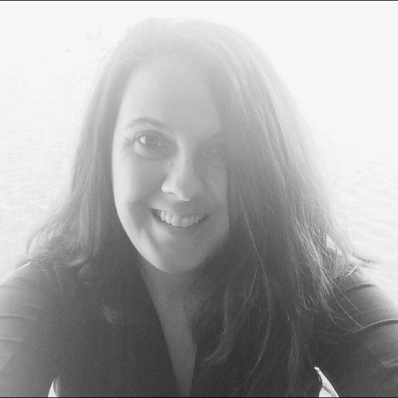 Meet your Posher, Jennifer - Picture 1 of 1